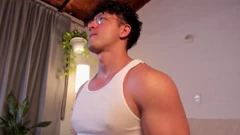 Snapshot of blake_levi chatting on 03-01-25, 02:04 Blake Levi Independent Model online show from 03-01-25, 02:04