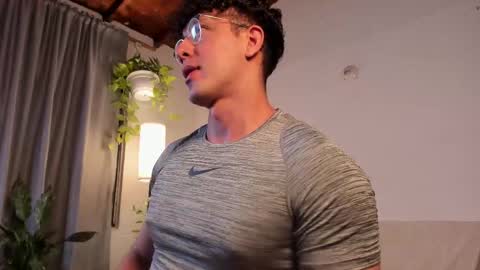 Snapshot of blake_levi chatting on 03-02-25, 12:42 Blake Levi Independent Model online show from 03-02-25, 12:42