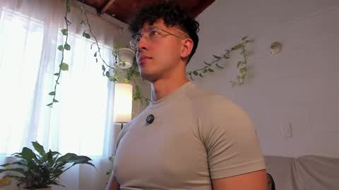 Snapshot of blake_levi chatting on 05-22-26, 06:02 Blake Levi Independent Model online show from 05-22-26, 06:02