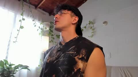 Snapshot of blake_levi chatting on 06-08-26, 03:56 Blake Levi Independent Model online show from 06-08-26, 03:56