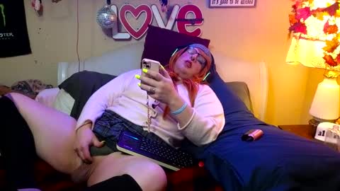 Snapshot of blakelytgirl chatting on 02-15-25, 01:27 Blakely Morningstar online show from 02-15-25, 01:27