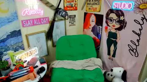 Blakely Morningstar   online show from 04-16-26, 08:04