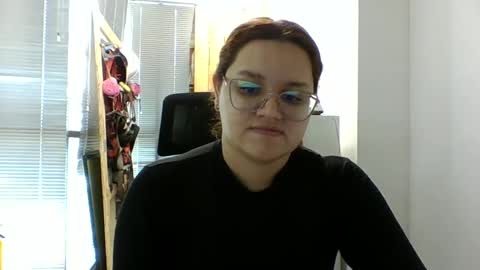 Snapshot of blanquita102530 chatting on 09-17-25, 05:25 Lary online show from 09-17-25, 05:25
