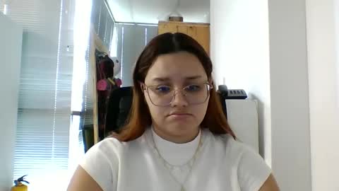 Snapshot of blanquita102530 chatting on 09-22-25, 02:41 Lary online show from 09-22-25, 02:41