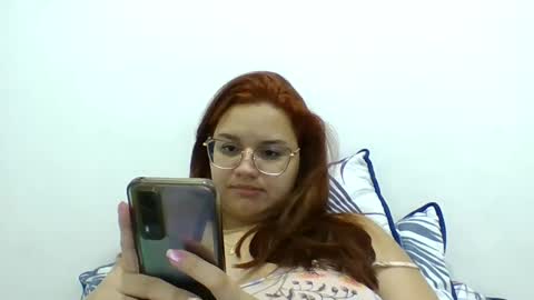 Snapshot of blanquita102530 chatting on 09-28-25, 01:44 Lary online show from 09-28-25, 01:44