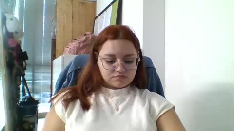 Snapshot of blanquita102530 chatting on 10-06-25, 02:58 Lary online show from 10-06-25, 02:58