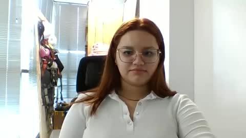 Snapshot of blanquita102530 chatting on 11-10-25, 03:55 Lary online show from 11-10-25, 03:55