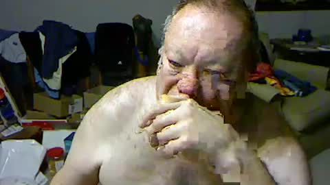 Snapshot of blemon32 chatting on 01-12-25, 11:39 Bob online show from 01-12-25, 11:39