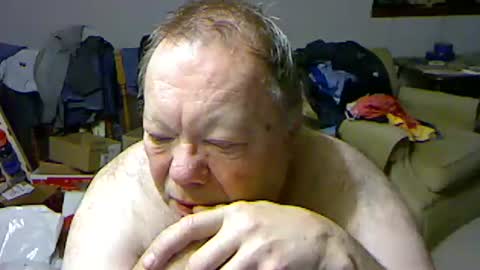 Snapshot of blemon32 chatting on 02-04-25, 12:33 Bob online show from 02-04-25, 12:33