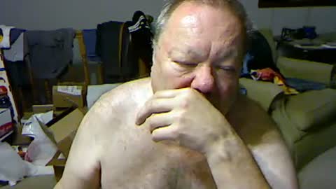 Snapshot of blemon32 chatting on 09-10-25, 12:05 Bob online show from 09-10-25, 12:05