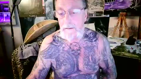 Snapshot of blindsurfer780299 chatting on 07-04-26, 04:40 blindsurfer780299 online show from 07-04-26, 04:40
