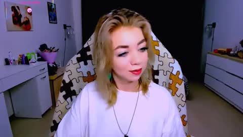 Nicole online show from 09-15-25, 04:01