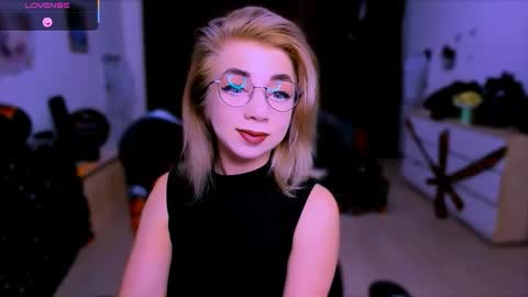 Nicole online show from 10-23-25, 08:35