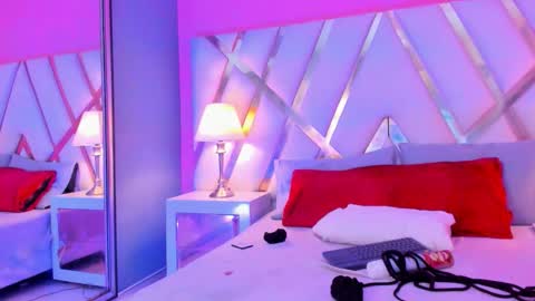 Snapshot of blissroom chatting on 10-21-25, 06:03 blissroom online show from 10-21-25, 06:03