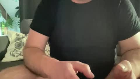 Snapshot of bllyidol chatting on 11-18-25, 07:46 BlIdoL online show from 11-18-25, 07:46