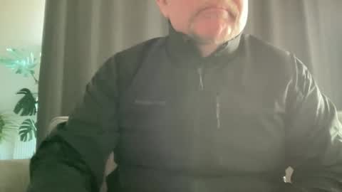 Snapshot of bllyidol chatting on 11-19-25, 08:47 BlIdoL online show from 11-19-25, 08:47