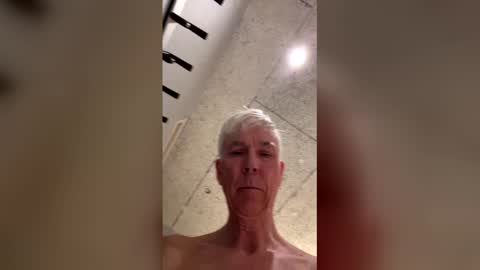 Snapshot of blomkuk chatting on 04-28-26, 10:31 blomkuk online show from 04-28-26, 10:31