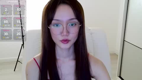 Snapshot of blon_kater chatting on 12-18-24, 07:26 YoYo online show from 12-18-24, 07:26