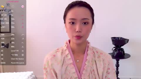 YoYo online show from 11-19-25, 04:23