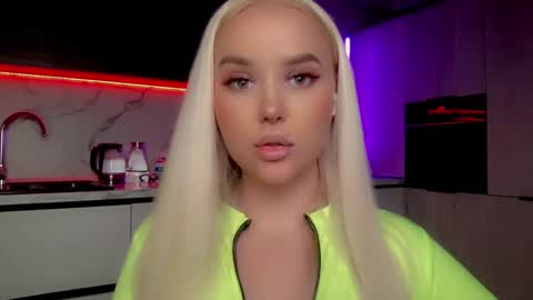 Lana online show from 01-19-25, 06:53