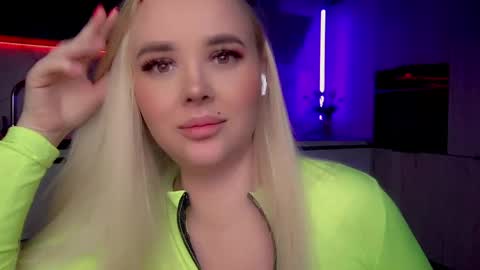 Lana online show from 02-04-25, 07:29