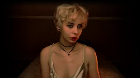 blond_ice_ann online show from 05-10-26, 07:02