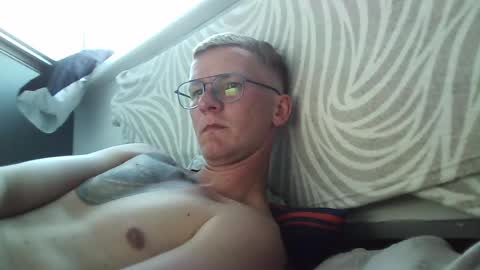 Snapshot of blondapollonl chatting on 06-26-26, 07:40 Apollo online show from 06-26-26, 07:40