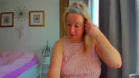 Nicole online show from 03-09-26, 05:33