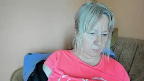 Snapshot of blonde_angel20 chatting on 06-16-26, 04:59 Nicole online show from 06-16-26, 04:59