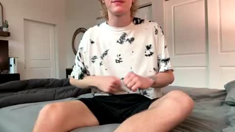 Snapshot of blonde_boi99 chatting on 07-16-26, 12:38 Blondie online show from 07-16-26, 12:38