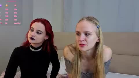 Snapshot of blonde_lotos chatting on 01-19-26, 03:21 Kate and Mary online show from 01-19-26, 03:21