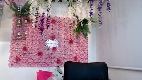 Snapshot of blonde_squirt_ chatting on 01-29-25, 05:40 blonde_squirt_ online show from 01-29-25, 05:40