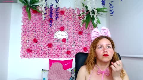 Snapshot of blonde_squirt_ chatting on 01-30-25, 03:55 blonde_squirt_ online show from 01-30-25, 03:55