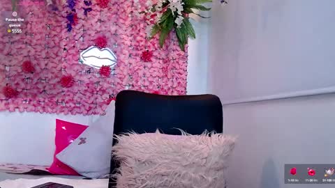 Snapshot of blonde_squirt_ chatting on 02-08-25, 02:05 blonde_squirt_ online show from 02-08-25, 02:05