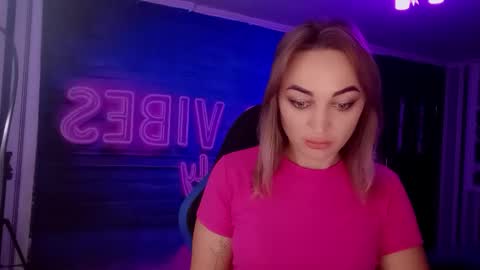 Snapshot of blonde_temptation chatting on 09-17-25, 07:32 Meryem online show from 09-17-25, 07:32