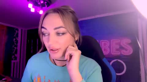 Snapshot of blonde_temptation chatting on 10-10-25, 06:29 Meryem online show from 10-10-25, 06:29