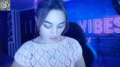 Snapshot of blonde_temptation chatting on 10-23-25, 05:33 Meryem online show from 10-23-25, 05:33
