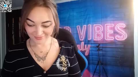Snapshot of blonde_temptation chatting on 10-26-25, 11:05 Meryem online show from 10-26-25, 11:05