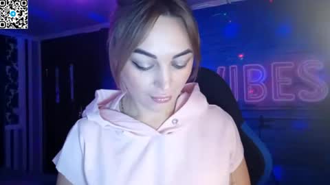 Snapshot of blonde_temptation chatting on 11-10-25, 08:35 Meryem online show from 11-10-25, 08:35