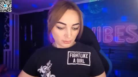 Snapshot of blonde_temptation chatting on 11-11-25, 08:14 Meryem online show from 11-11-25, 08:14