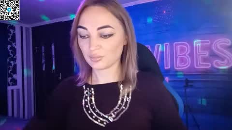 Snapshot of blonde_temptation chatting on 11-12-25, 10:15 Meryem online show from 11-12-25, 10:15