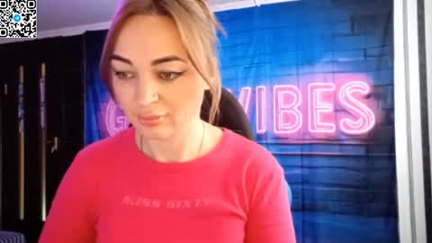 Snapshot of blonde_temptation chatting on 11-19-25, 10:26 Meryem online show from 11-19-25, 10:26