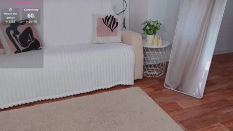 Snapshot of blonde_vibe chatting on 03-27-26, 08:26 Nessa online show from 03-27-26, 08:26