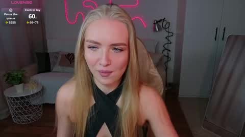 Snapshot of blonde_vibe chatting on 04-26-26, 10:24 Nessa online show from 04-26-26, 10:24