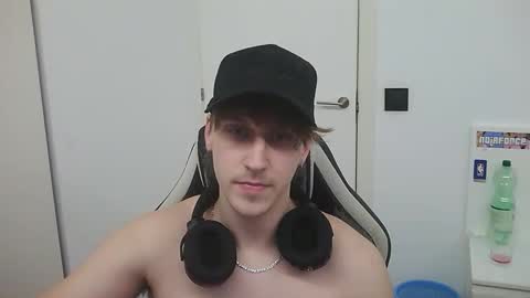 Snapshot of blondeharddick chatting on 03-02-26, 06:15 blondeharddick online show from 03-02-26, 06:15