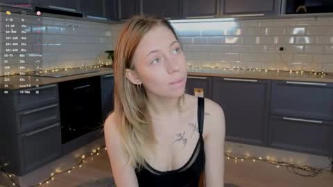 Snapshot of blondekelly chatting on 06-06-26, 04:12 Kelly online show from 06-06-26, 04:12