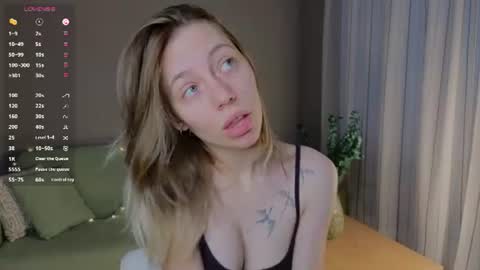 Snapshot of blondekelly chatting on 07-04-26, 05:19 Kelly online show from 07-04-26, 05:19