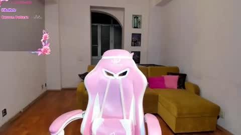 Snapshot of blondesoulmate chatting on 10-28-25, 02:15 Elisa online show from 10-28-25, 02:15