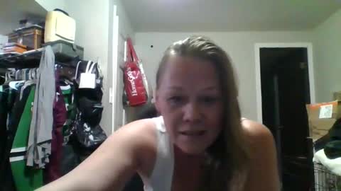 Snapshot of blondetoplease chatting on 06-03-26, 06:38 blondetoplease online show from 06-03-26, 06:38