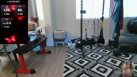 Snapshot of blondiebubblebooty chatting on 05-10-26, 03:06 Bubbles online show from 05-10-26, 03:06